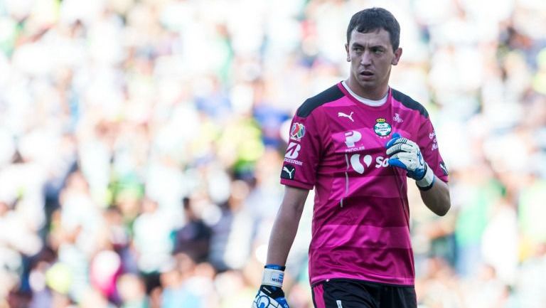 Marchesín durante el partido contra Puebla