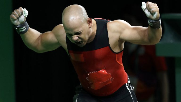 Bredni Roque, durante competencia en levantamiento de pesas