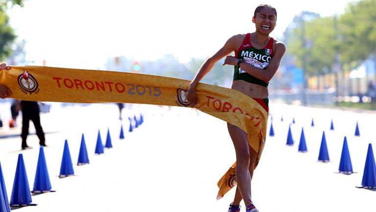 Lupita González, cruzando la meta de los Panamericanos de Toronto 2015