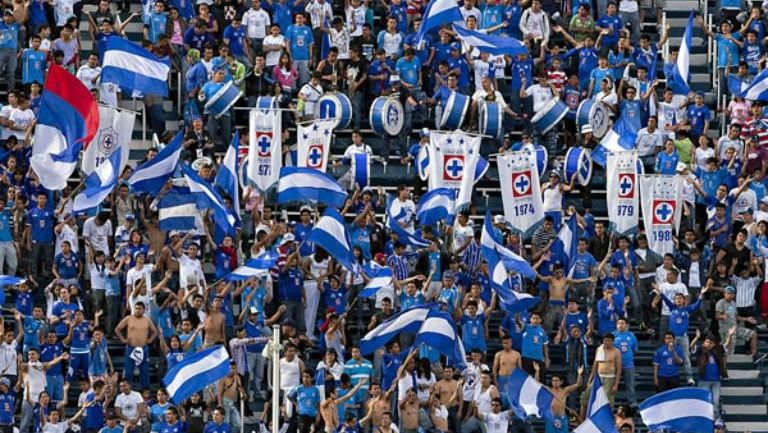 La afición de La Máquina en el Estadio Azul