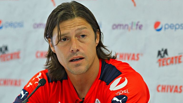 Almeyda charla en conferencia de prensa