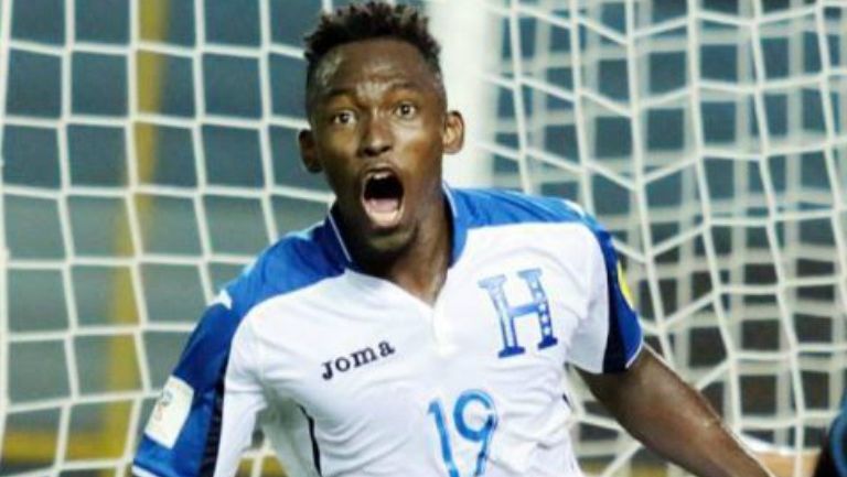 Elis celebra un gol con la selección de Honduras