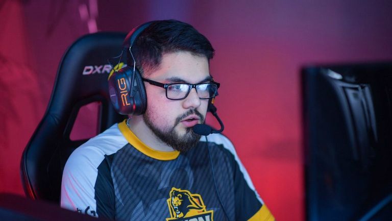 Arce, uno de los miembros de Lyon Gaming, en una partida de LoL