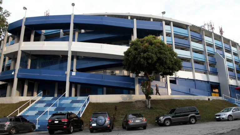 Así luce el Estadio Cuscatlán desde afuera