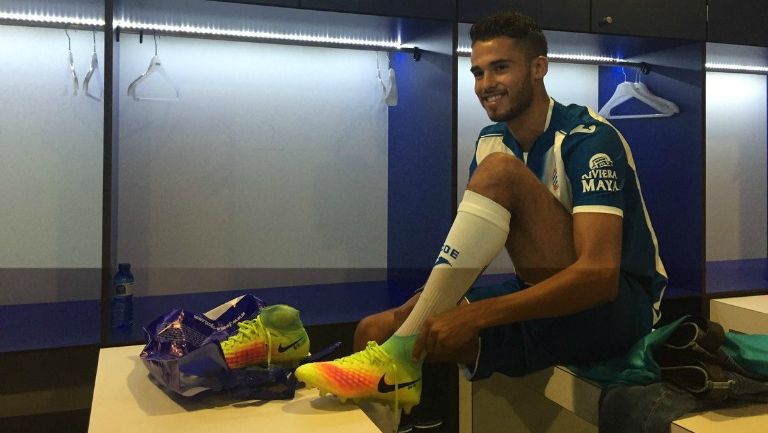 El defensor mexicano, Diego Reyes, con la indumentaria del Espanyol de Barcelona