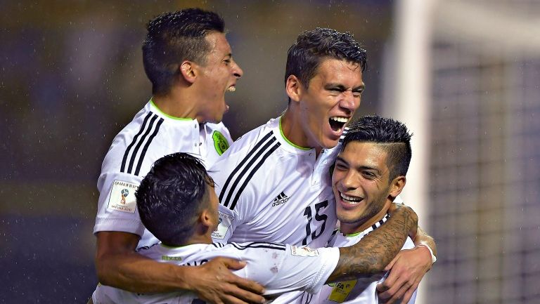 Héctor Moreno celebra su gol frente a El Salvador en el Cuscatlán