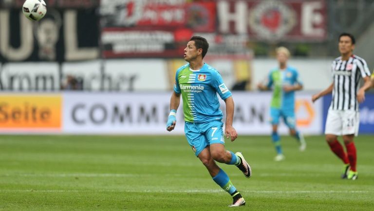 Chicharito en el partido contra el Eintracht