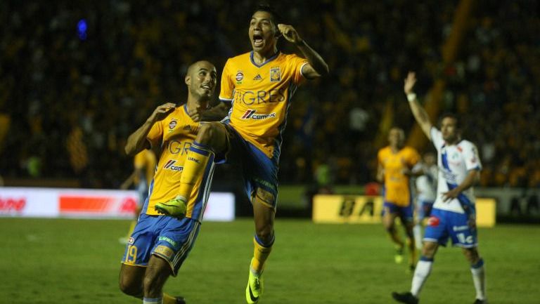  Javier Aquino festeja su gol frente al Puebla en la Jornada 9 de la Liga MX