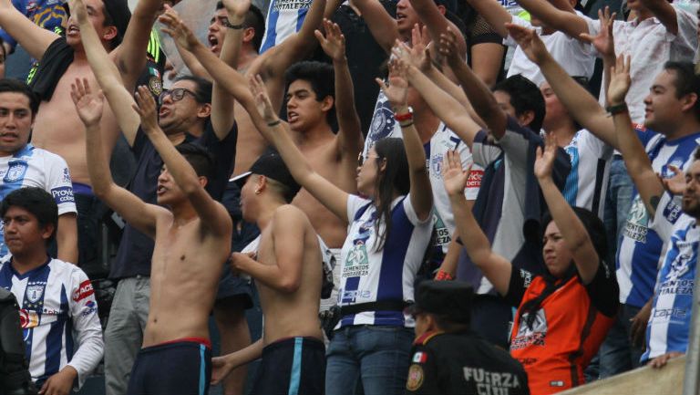 Aficionados de Pachuca durante un partido