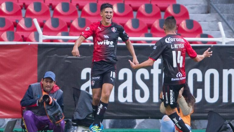 Barraza festeja un gol contra Monterrey