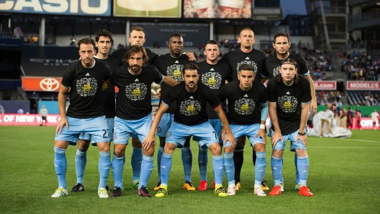 Jugadores del City posan previo a un encuentro de la MLS