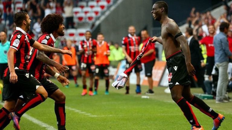 Balotelli celebra el gol del triunfo del Niza