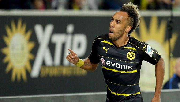 Pierre-Emerick Aubameyang festeja gol con el Borussia Dortmund
