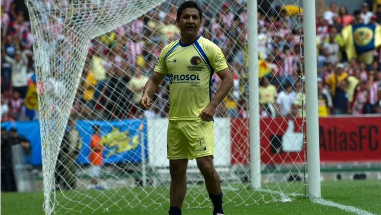 Isaac Terrazas durante el Clásico de Leyendas