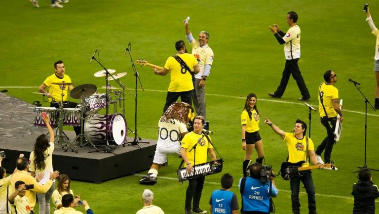 El grupo Matute interpreta la canción por el centenario de América