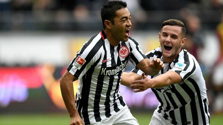 Marco Fabián festeja efusivamente su gol contra el Bayern