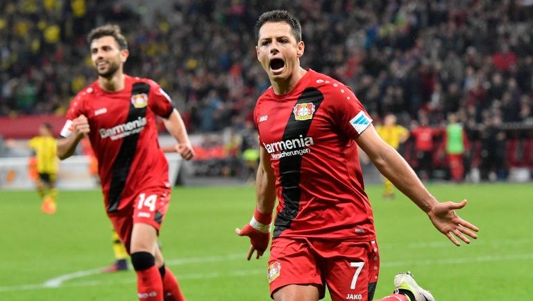 Chicharito Hernández celebrando una anotación