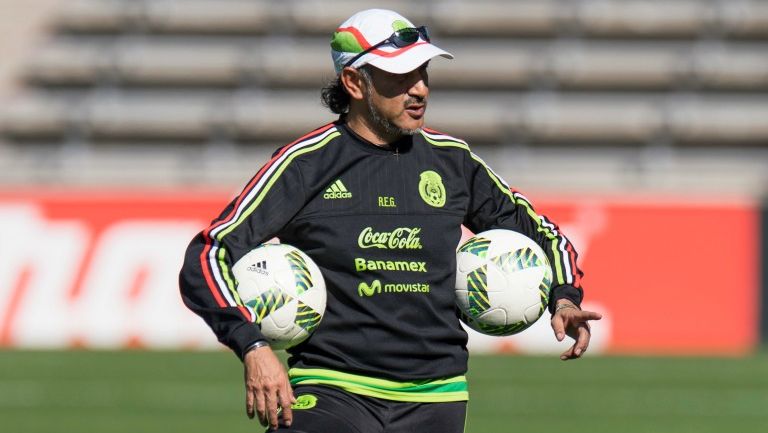 Raúl Gituérrez en un entrenamiento de Selección 