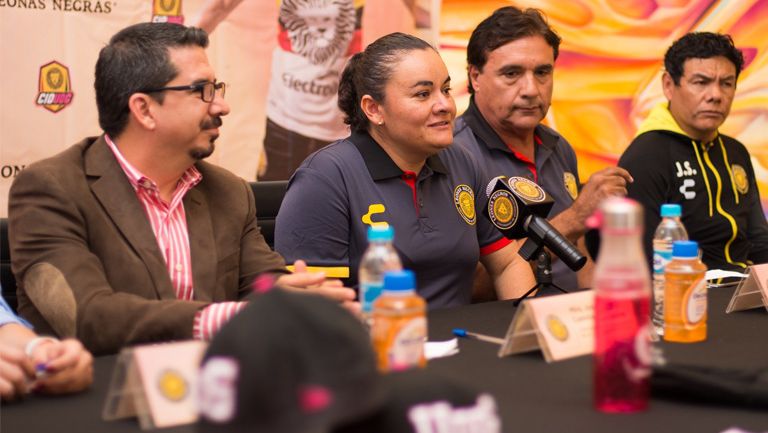 Presentación del equipo femenil Leonas Negras 