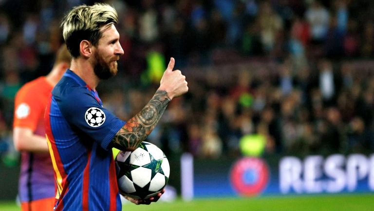 Lionel Messi después de anotar tres goles en la Champions League