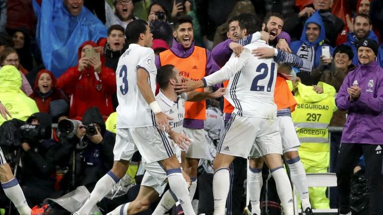  Morata festeja con sus compañeros su gol contra el Athletic de Bilbao