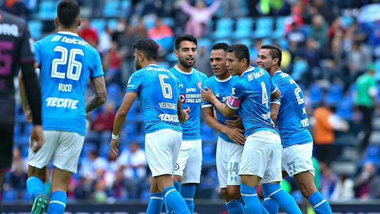 Leao celebra con sus compañeros su tanto frente a La Franja