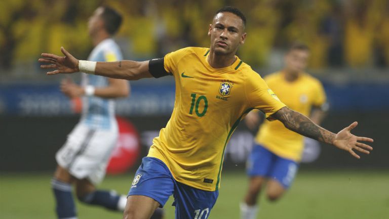 Neymar festeja gol contra Argentina 
