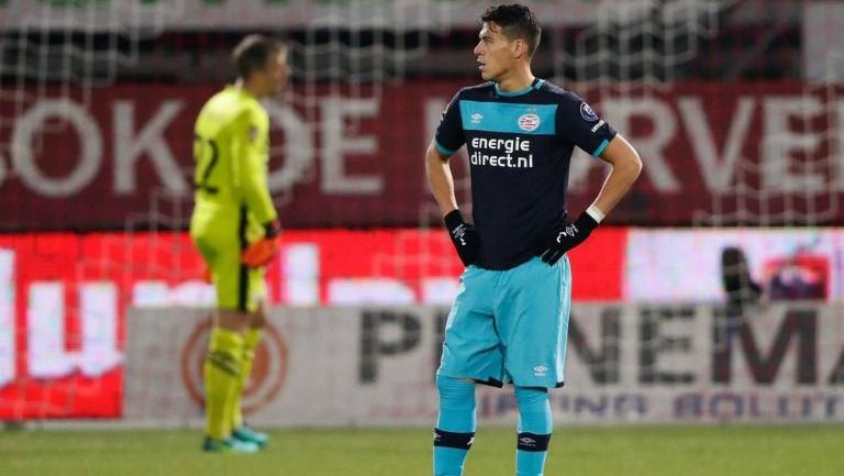 Moreno se lamenta durante un encuentro del PSV