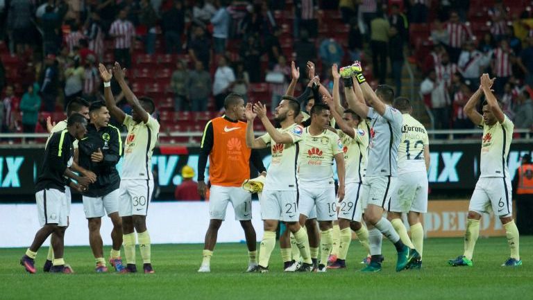 América festeja triunfo sobre Chivas en Liguilla