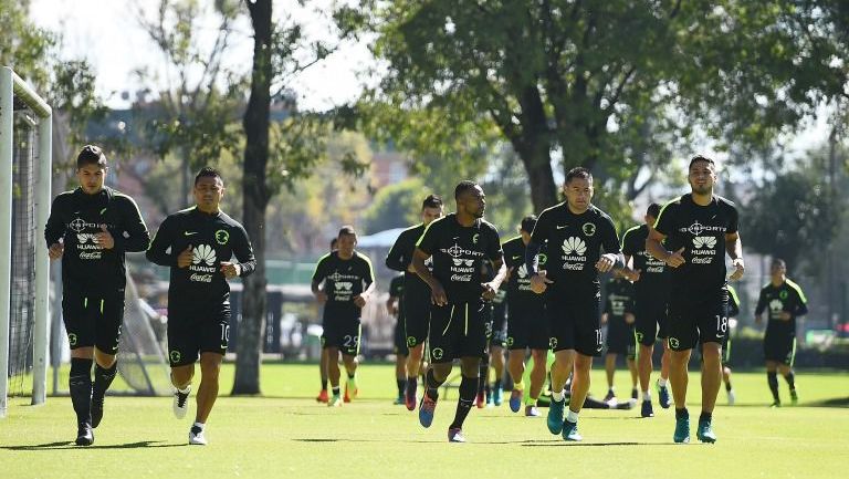 Jugadores del América, durante un entrenamiento en Coapa