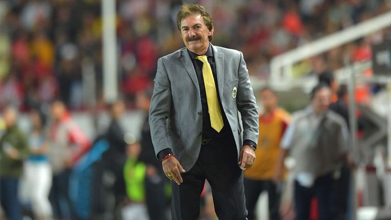 La Volpe, en un partido del América