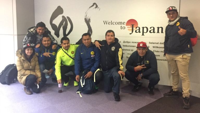 Aficionados de América en aeropuerto de Narita