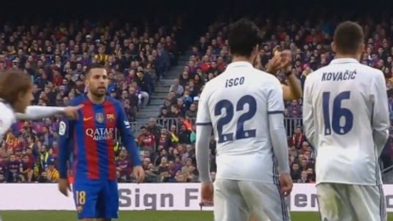 Jordi Alba insulta a Kovacic en el Clásico español  