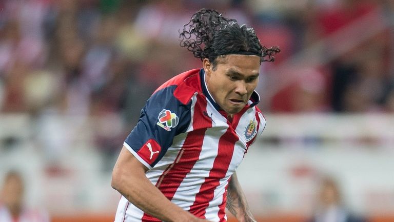 Carlos Peña en un partido de Chivas