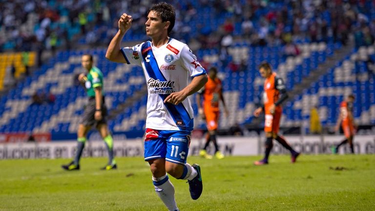 Matías Alustiza celebra una anotación frente a Pachuca