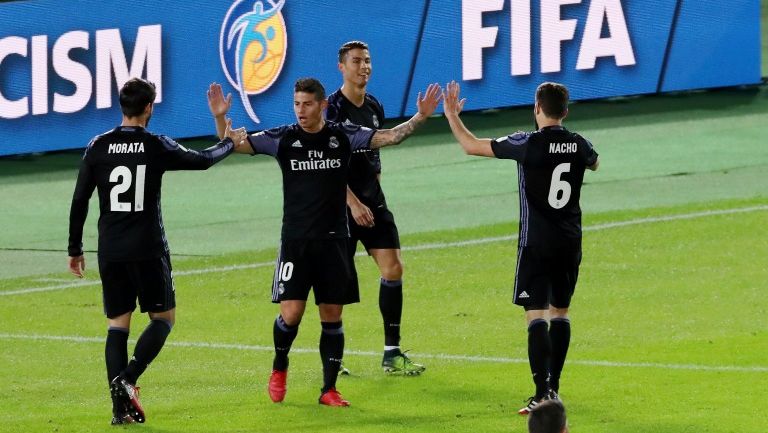 Los jugadores del Real Madrid celebran el segundo tanto frente al América