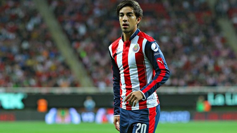 Pizarro disputa su partido de debut con Chivas