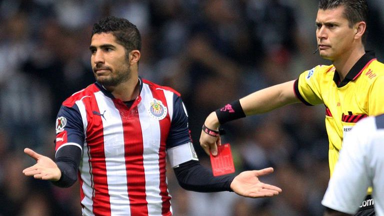 Jair Pereira es expulsado en juego contra Rayados