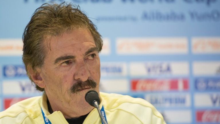 Ricardo La Volpe, en conferencia de prensa después de un juego