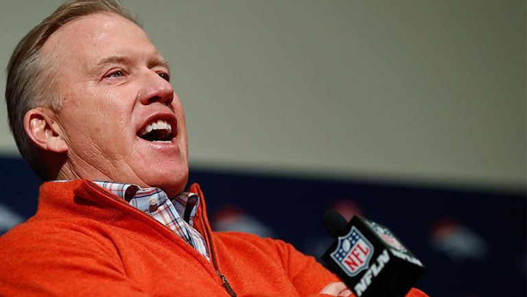 John Elway, durante una conferencia de prensa 