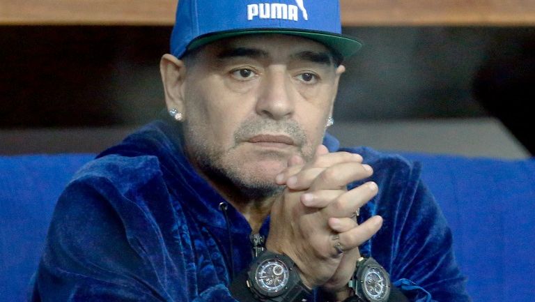 Maradona habla durante conferencia de prensa