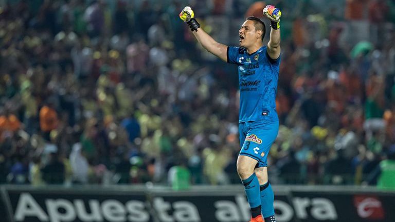 Moisés Muñoz festeja con todo los goles de Chiapas a América