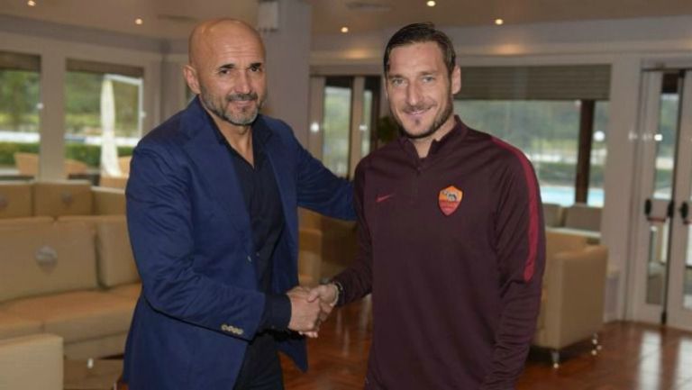 Spalletti y Totti se saludan en la sede de la Roma