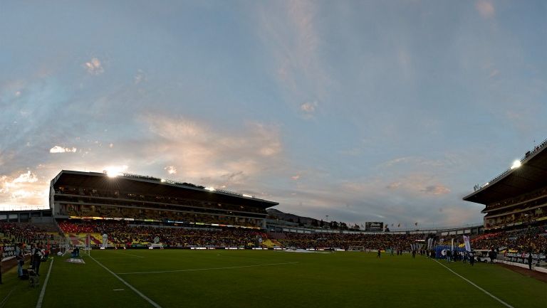 Estadio Morelos previo a un partido de Monarcas