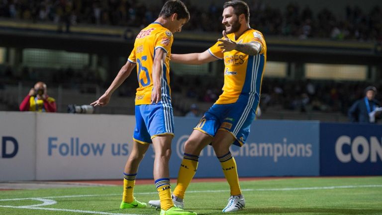 Damm realiza su festejo y Gignac corre a abrazarlo