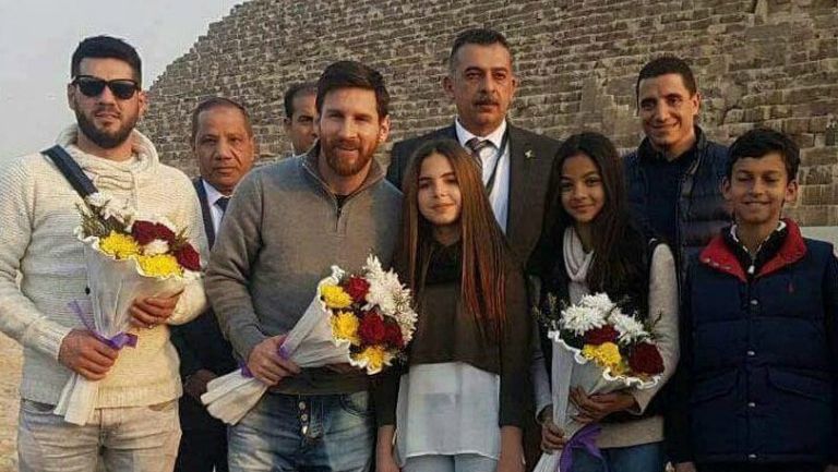 Messi, en su visita a las pirámides egipcias
