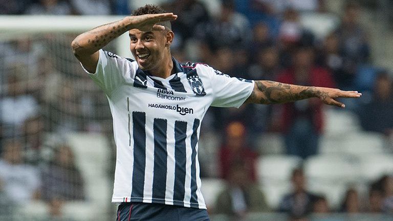 Cardona festeja tras marcar de penalti contra Puebla 