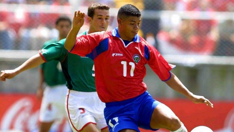 Rolando Fonseca durante el partido contra México