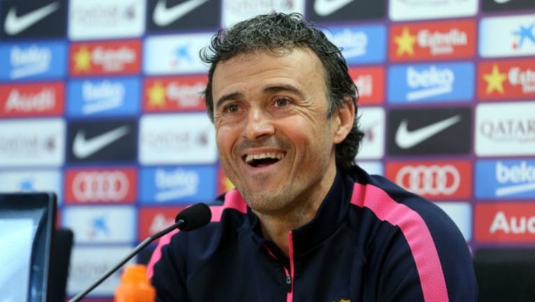 Luis Enrique sonríe durante una conferencia de prensa