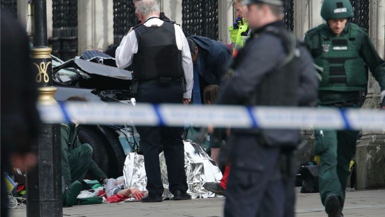 Hombre baleado en las cercanías del Parlamento británico 